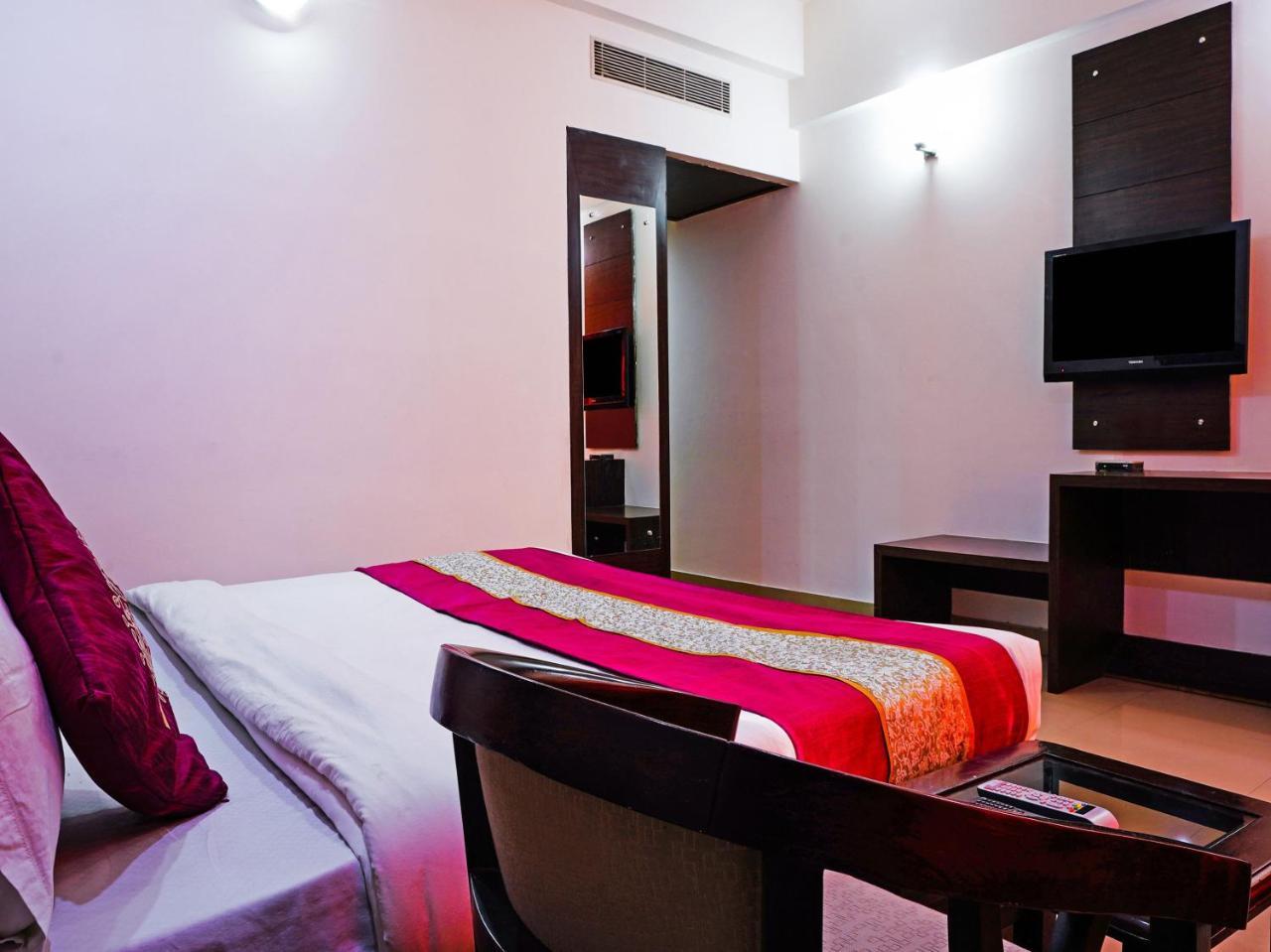 Madhu Resort Agra  Luaran gambar